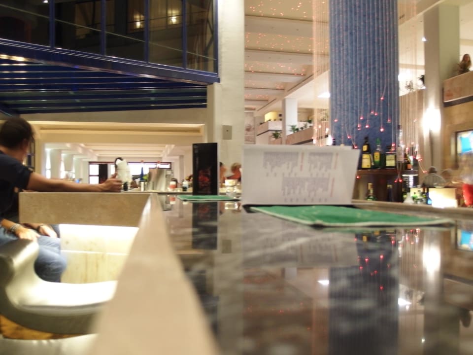 Mainbar im Hauptgebäude Kresten Palace Hotel