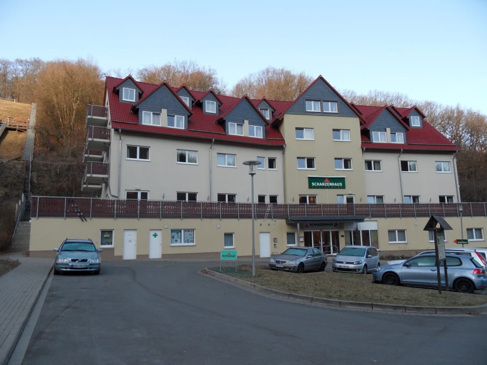 Blick vom Wald zum Hotel REGIOHOTEL Schanzenhaus Wernigerode
