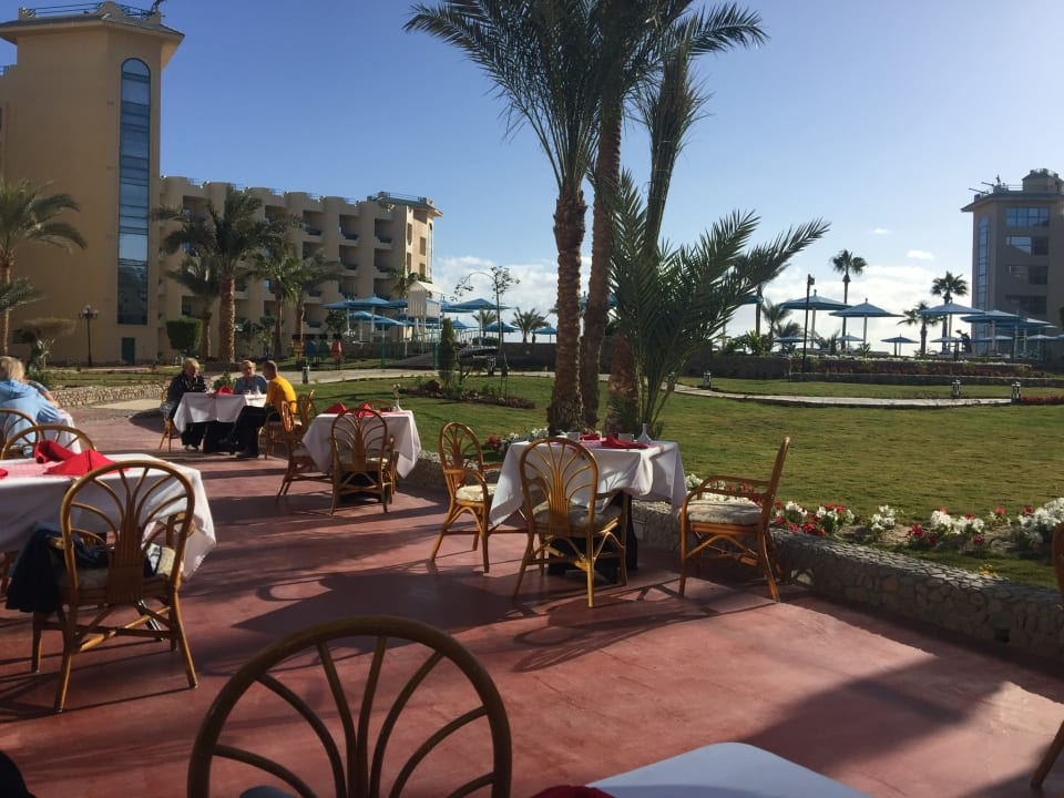 Gastro Moreno Horizon Spa & Resort
