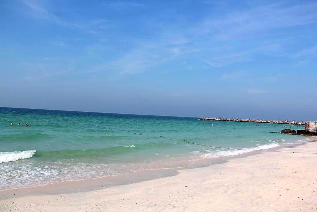 23 Ramada by Wyndham Beach Hotel Ajman