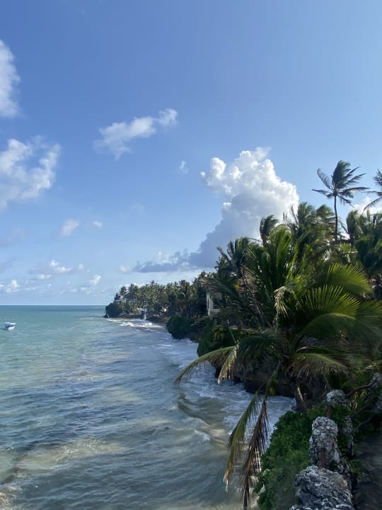 Strand Bahari Beach Hotel