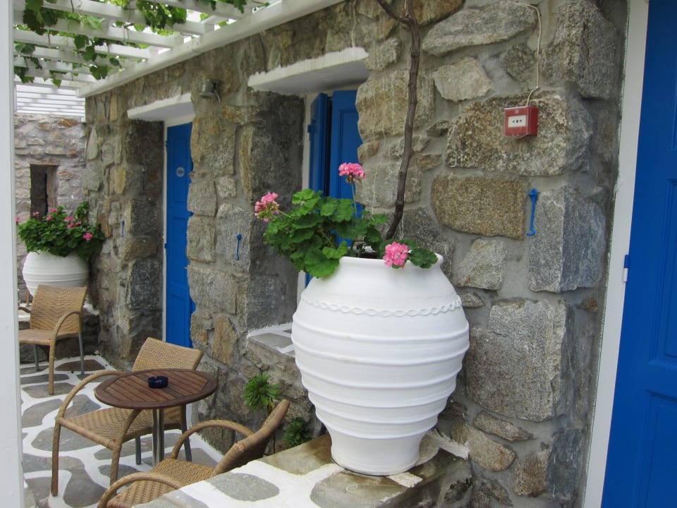 Vor unserem Zimmer Hotel Petinos