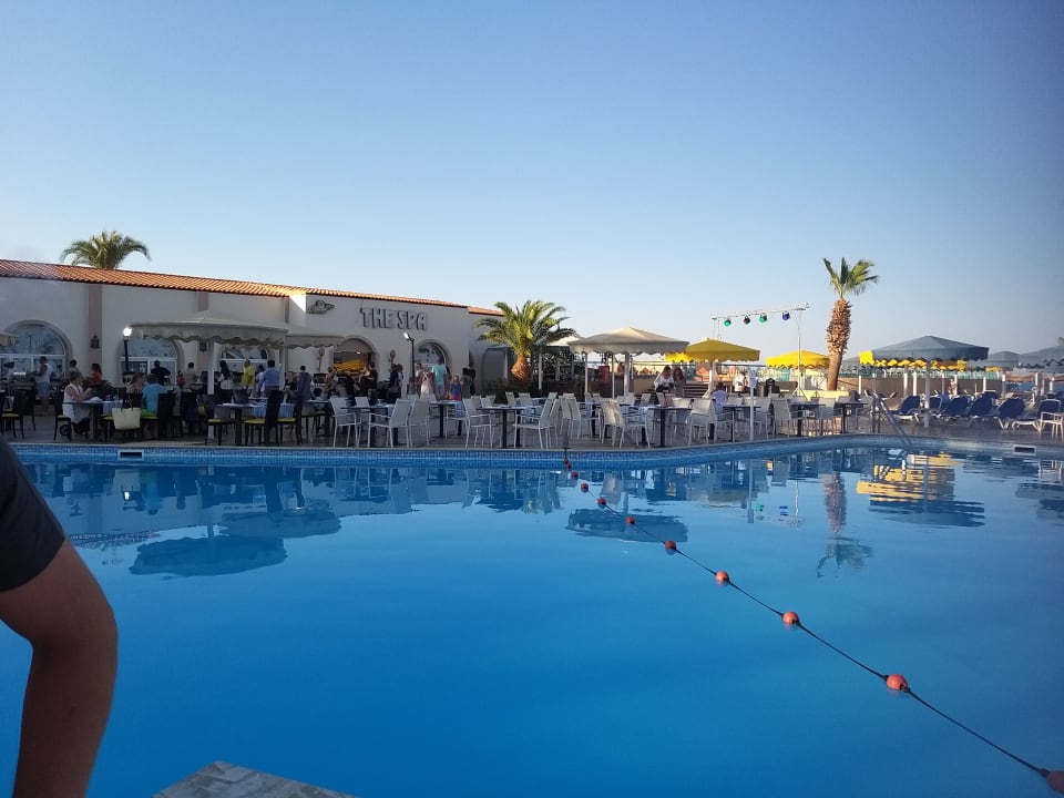 Pool Aladdin Beach Resort