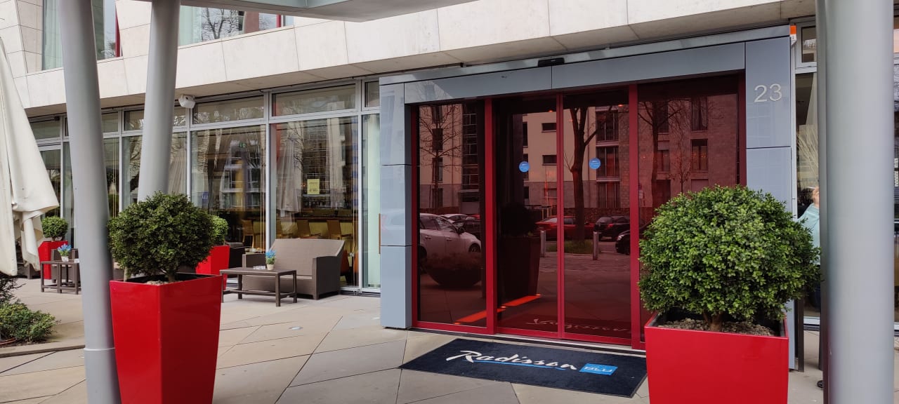 Außenansicht Radisson Blu Hotel Media Harbour