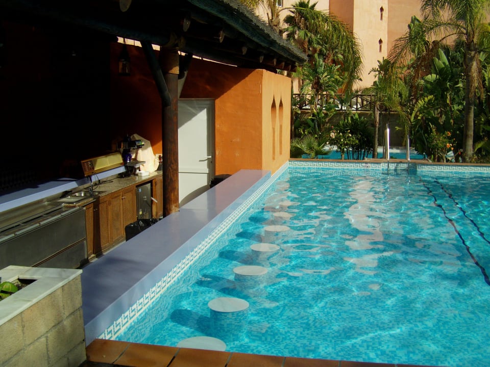 Swimming-up Pool Playacálida Hotel