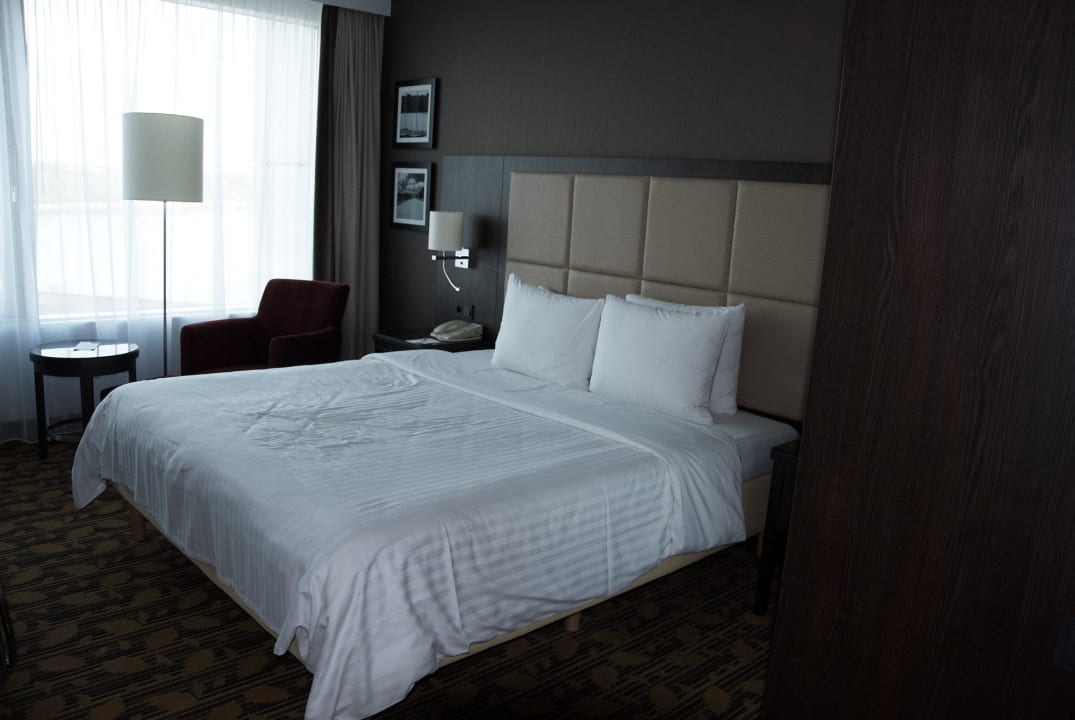 Behindertengerechtes Zimmer Courtyard by Marriott Hannover Maschsee