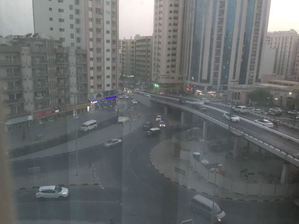 Ausblick zur Kreuzung Swiss-Belhotel Sharjah