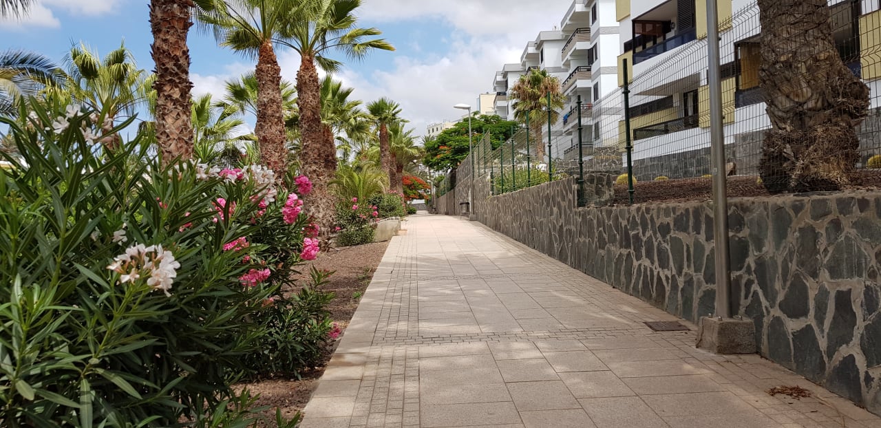Weg vom Strand zum Hotel  Apartments Tarahal