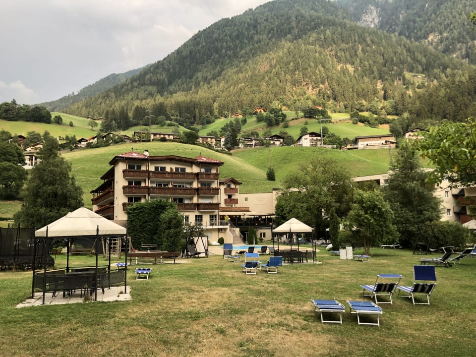 Außenansicht Hotel Wiesenhof Garden Resort