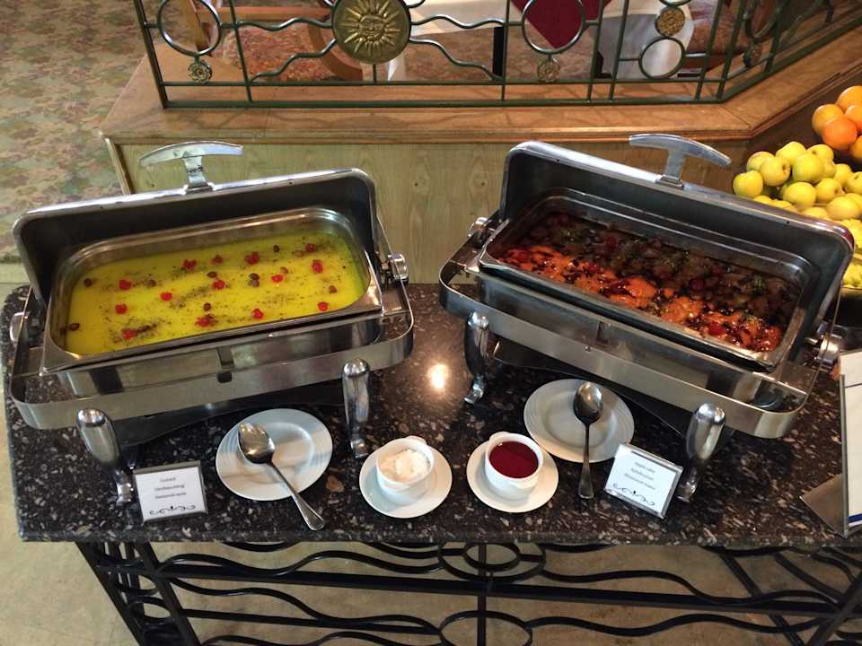 Abendessen im Restaurant SUNRISE Holidays Resort (Adults Only)