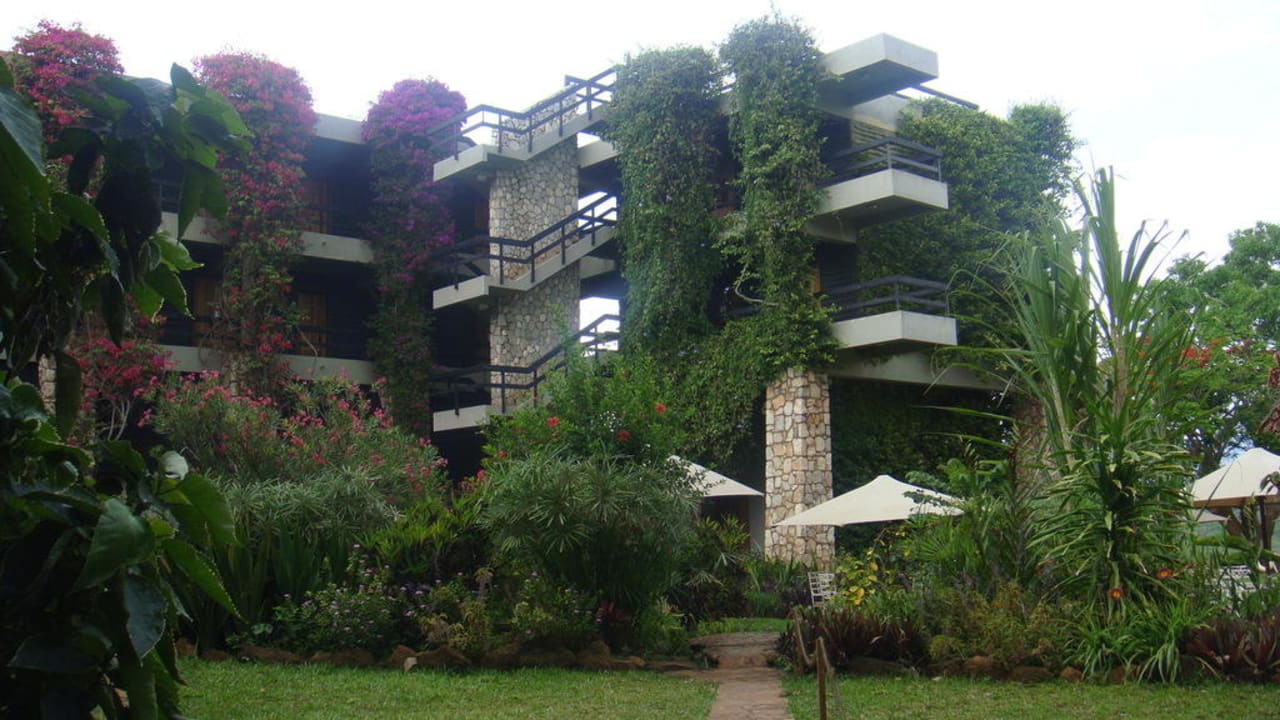 Сад Taita Hills Safari Resort & Spa