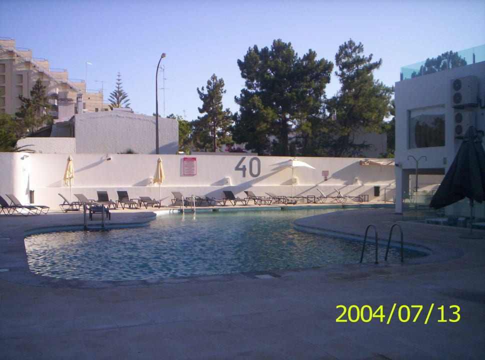 Bis Spätnachmittag Sonne am Pool Alcazar Hotel & Spa