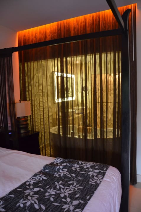Blick vom Bett zum Bad Secrets Wild Orchid Montego Bay - Adults only