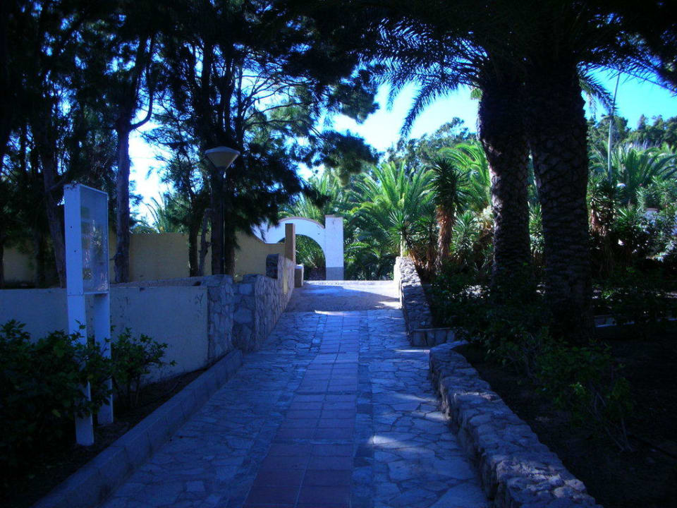 Wege in der Anlage SBH Monica Beach Resort