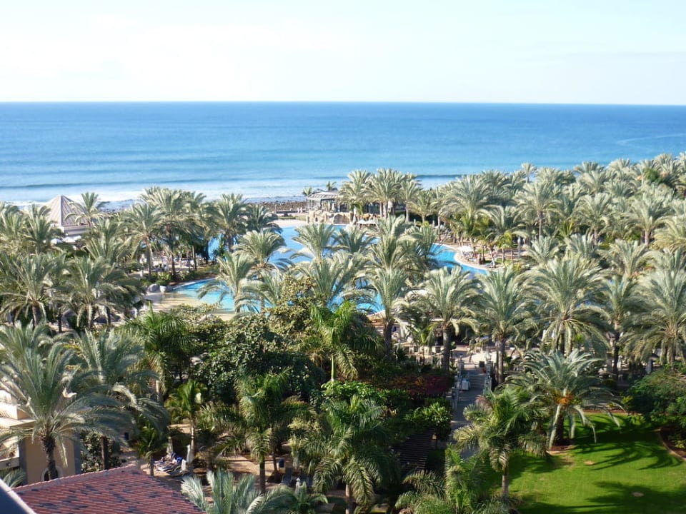 Von einem der Türme auf den Hotelgarten Lopesan Costa Meloneras, Resort & Spa