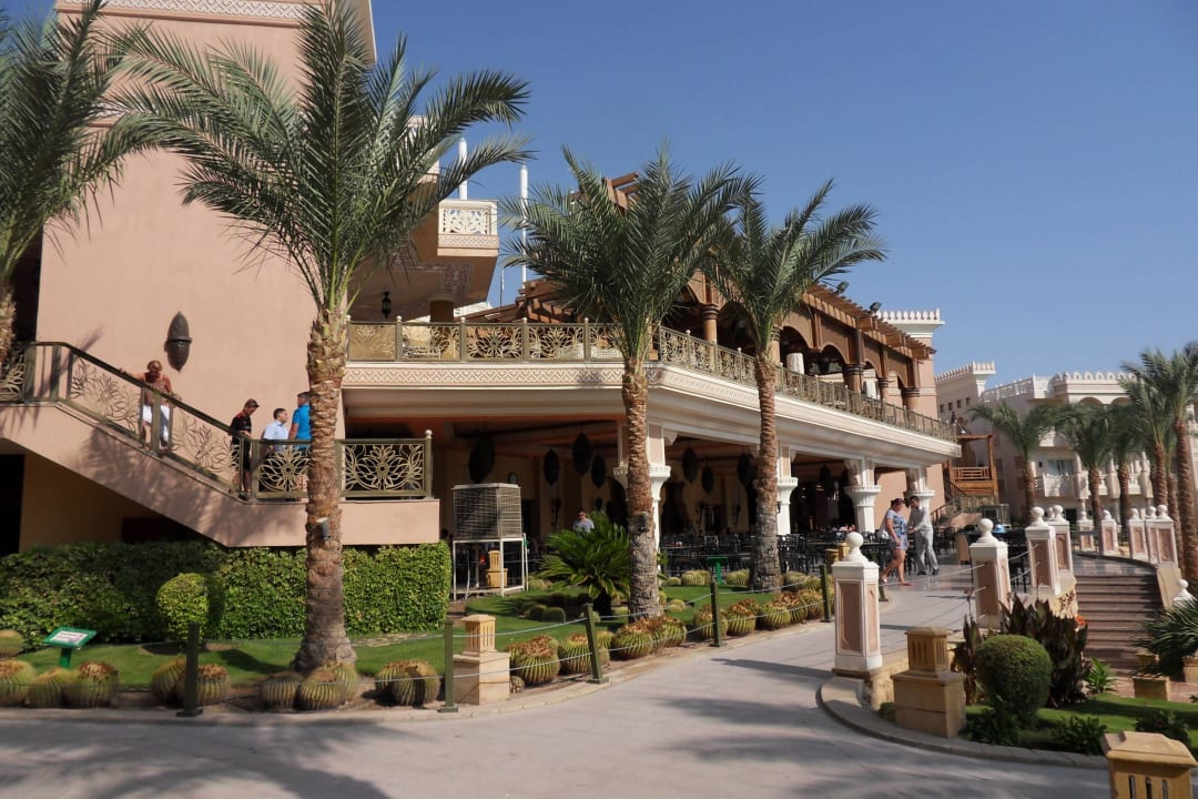 Weg zu den Restaurants Pickalbatros Palace Resort