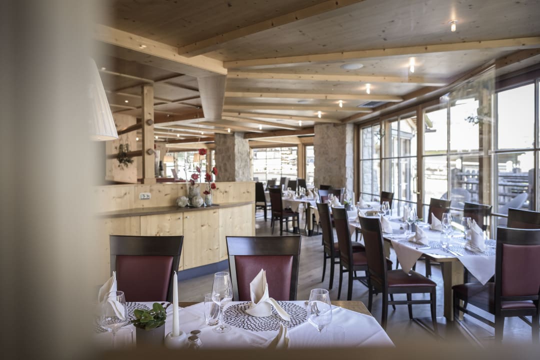 Gastro Post Alpina - Family Mountain Chalets