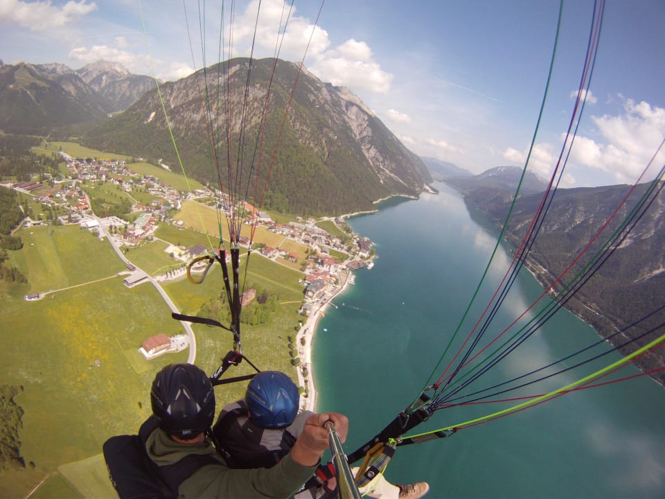 Blick von oben über Pertisau und den Achensee Rieser Achensee Resort