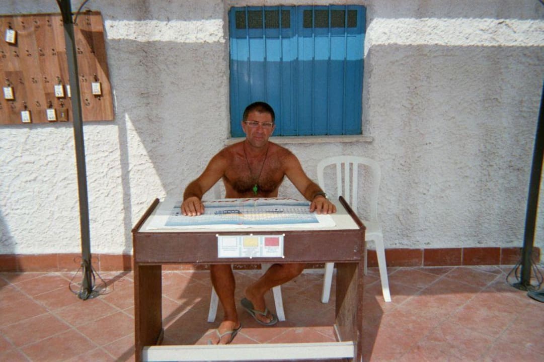 Gennaro al suo posto di lavoro Hotel Le Palme