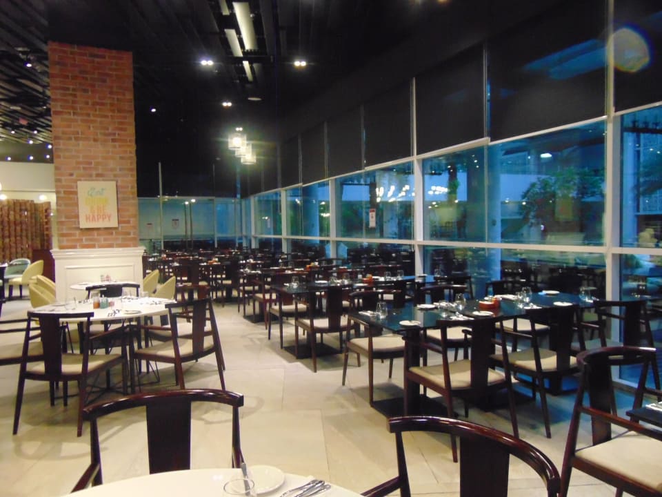 Gastro Movenpick Hotel & Convention Centre KLIA