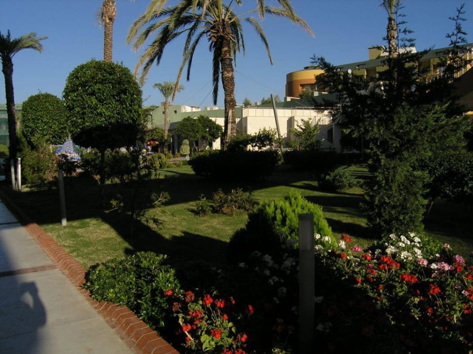 Sehr schöne Gartenanlage Alaiye Resort & Spa