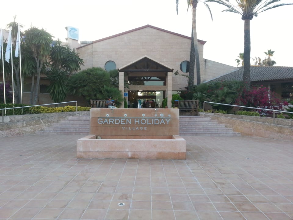 Eingang Garden Saladina