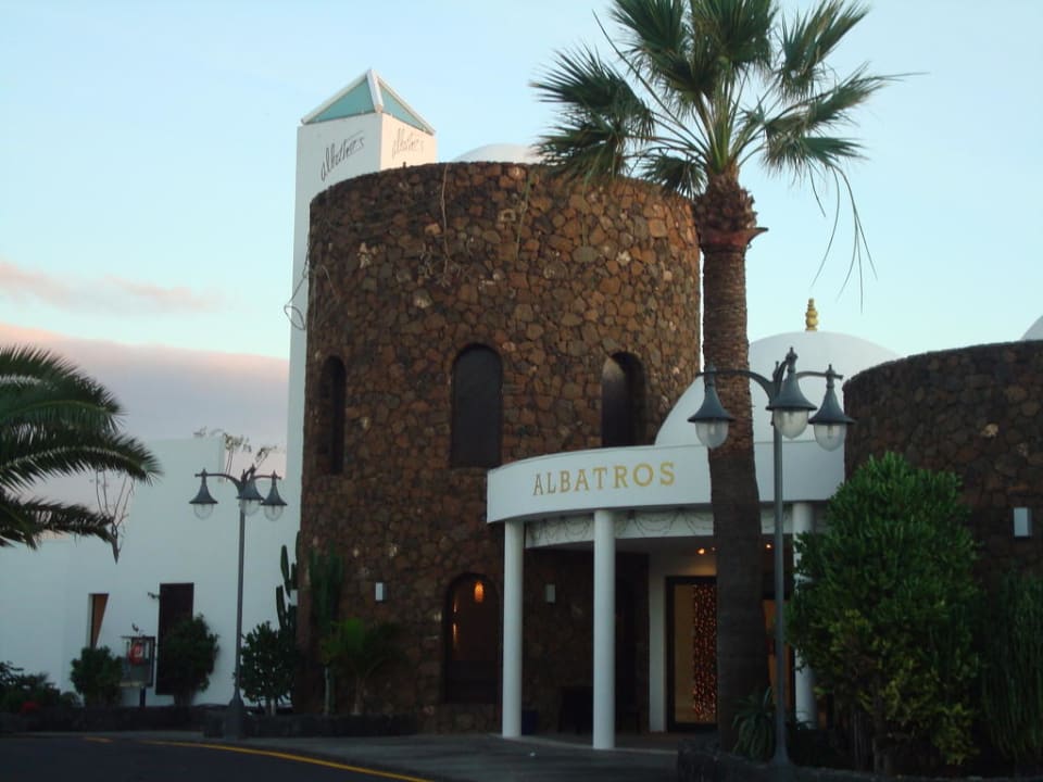 Eingang   allsun App.-Hotel Albatros