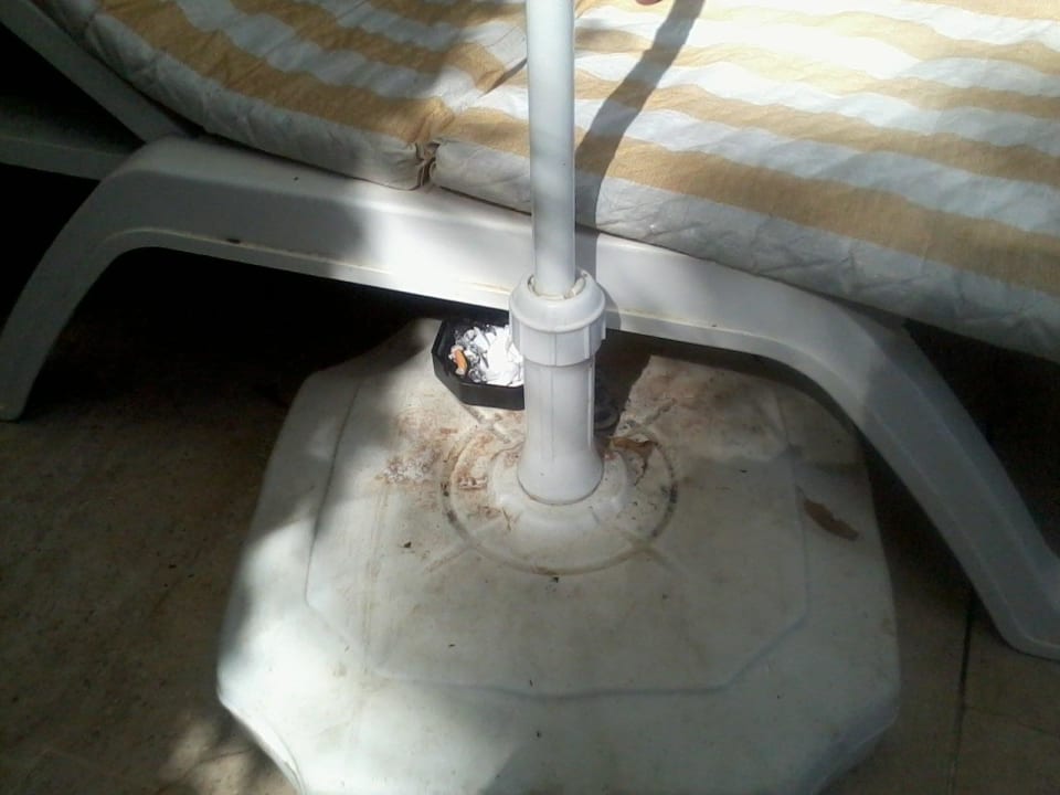 Schirmständer am Pool wurde nie geputzt Hotel Syedra Princess