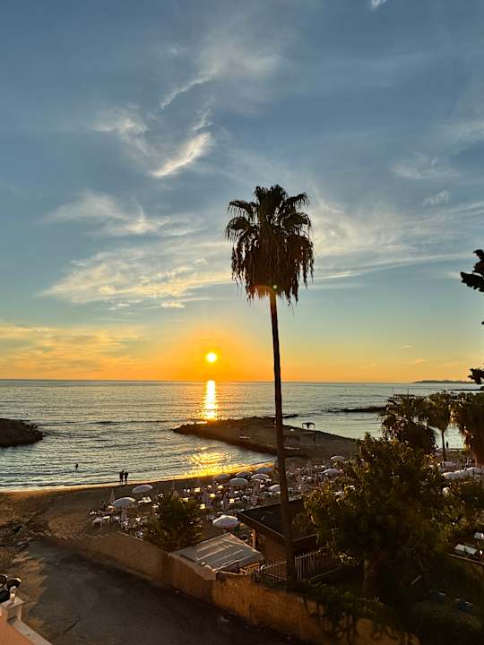 Ausblick Granada Luxury Red ( Adult +16)
