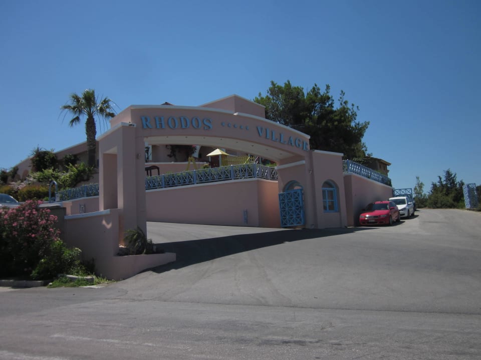 Einfahrt zum Hotel Mitsis Rodos Village