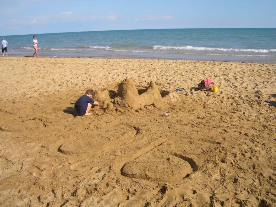 Strand Aparthotel Holiday