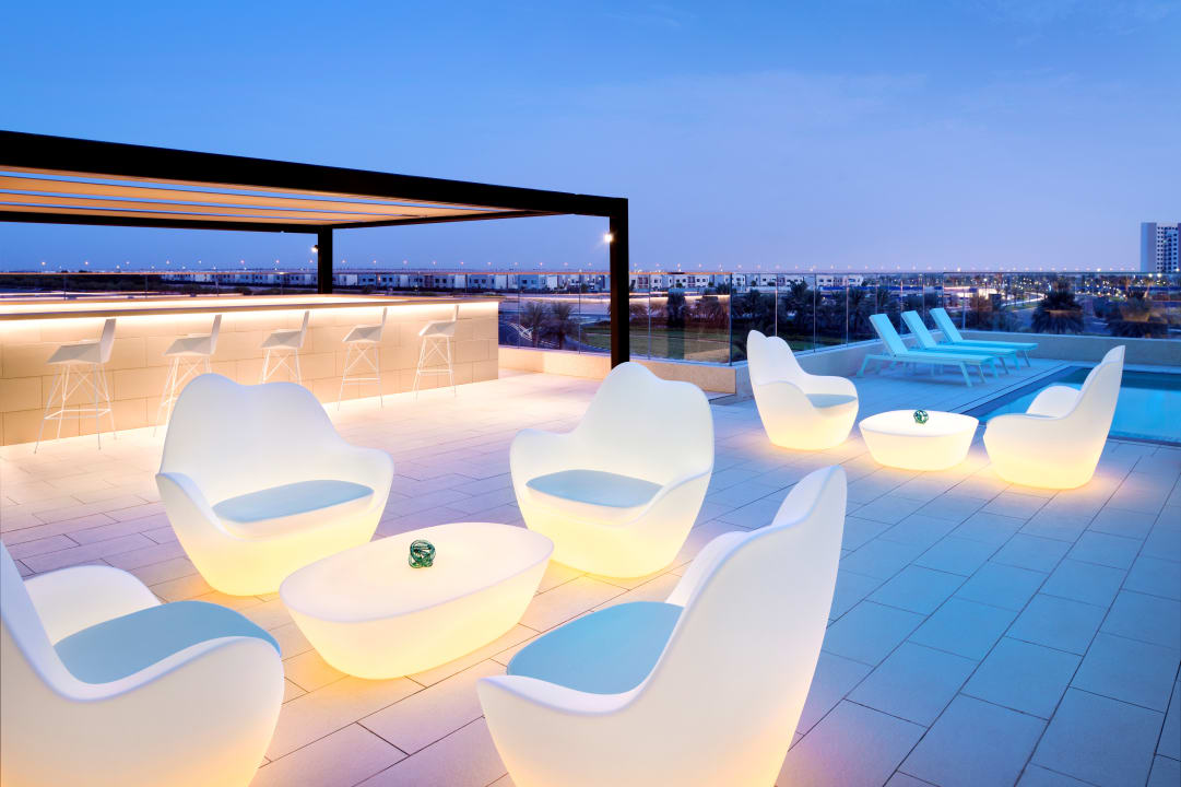 Gastro Holiday Inn Dubai Al-Maktoum Airport by IHG