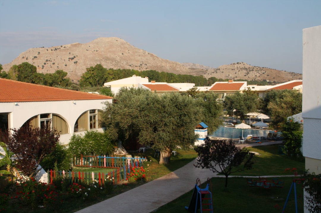 Weg zum Pool Lydia Maris Resort & Spa