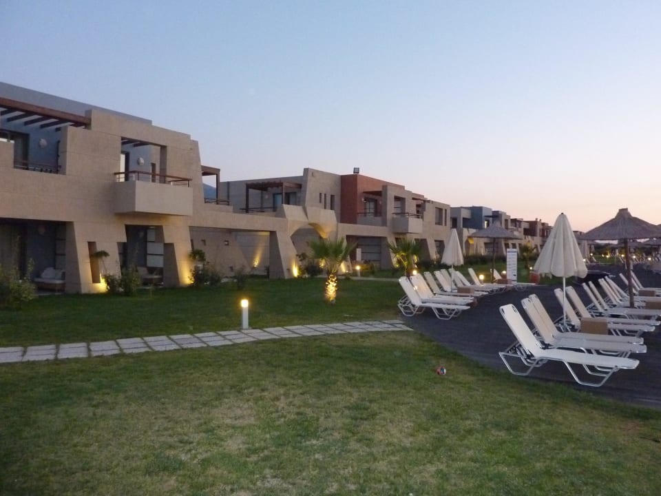 Blick vom Pool auf die Zimmer Astir Odysseus Kos Resort & Spa