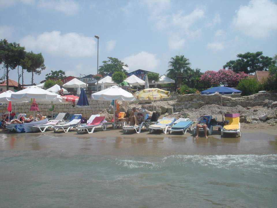 Schmaler Hotelstrand Clover Magic Nova Beach