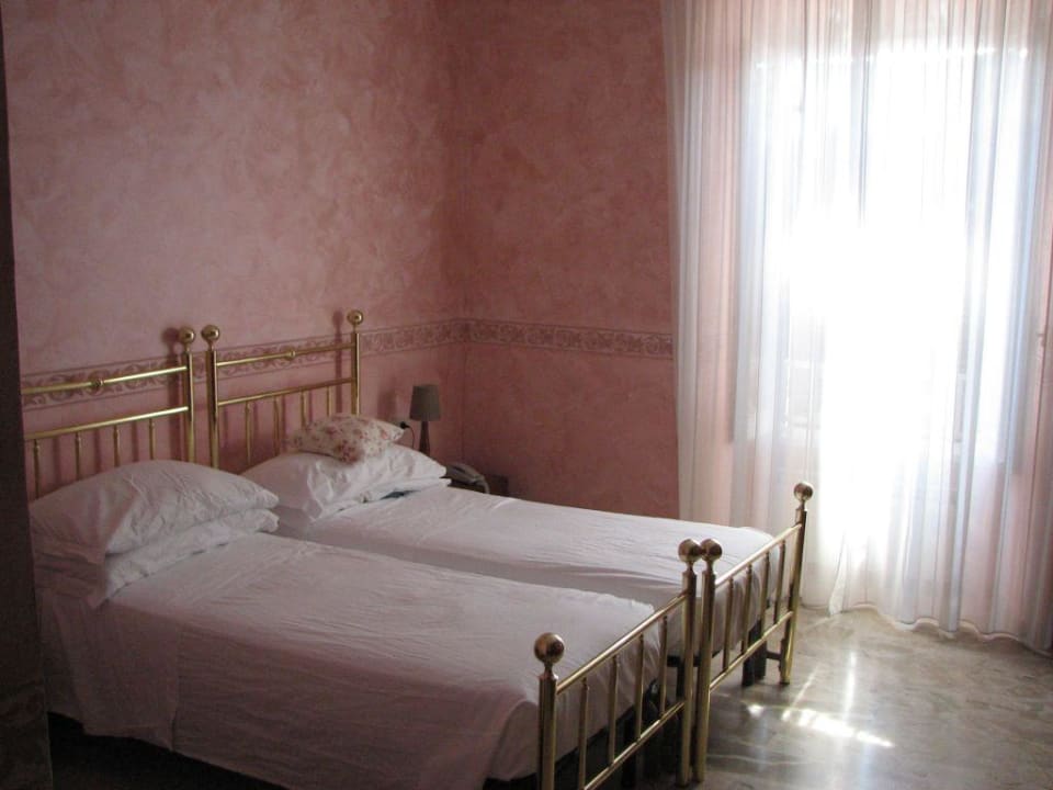 Hotelzimmer Hotel Orazia