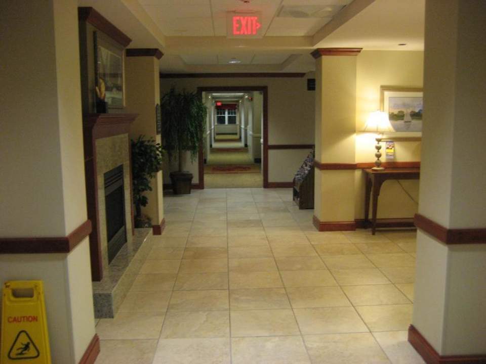 Flur Holiday Inn Express Hotel & Suites Hampton South-Seabrook