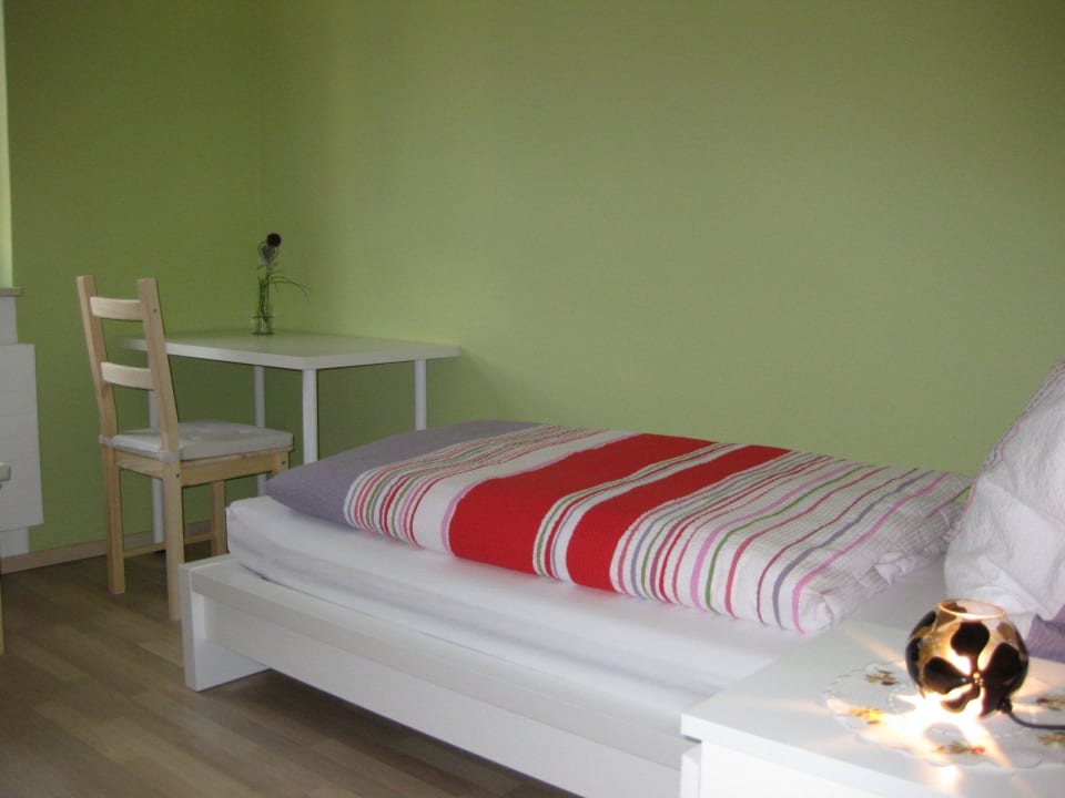 Schlafzimmer 2 mit zwei Einzelbetten Ferienwohnung Debacher