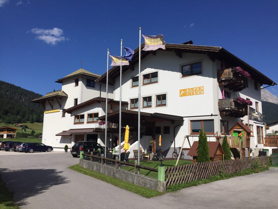 Außenansicht Alpenstern Pension & Suites