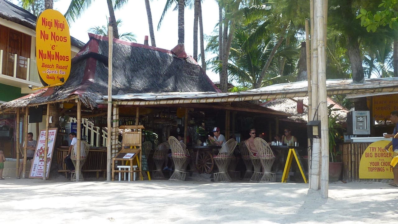 Bick auf die Bar  Hotel Nigi Nigi Nu Noos 'e' Nu Nu Noos