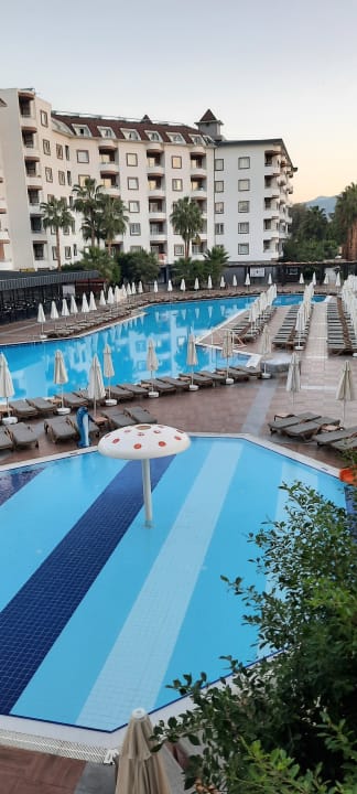 Pool Hotel Royal Garden Beach