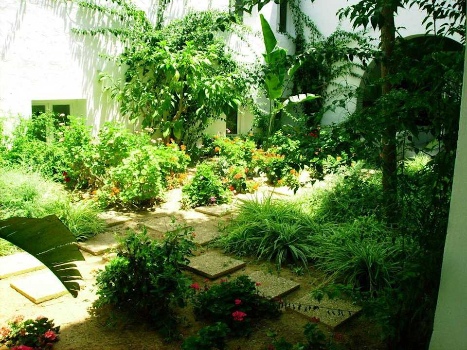 Innenhof Hotel El Fell Resort & Spa