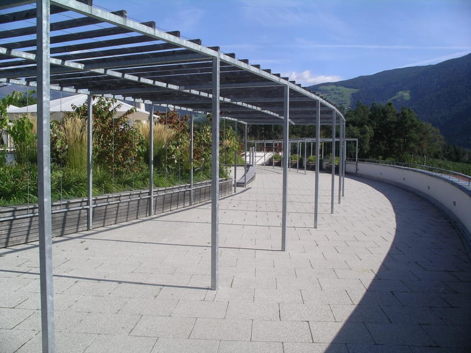 Terrasse riesig und leer Das Mühlwald - Quality Time Family Resort