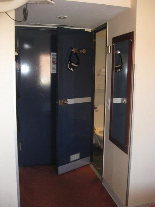 Blick auf die Zimmertür Inter-hotel Parc des Expositions