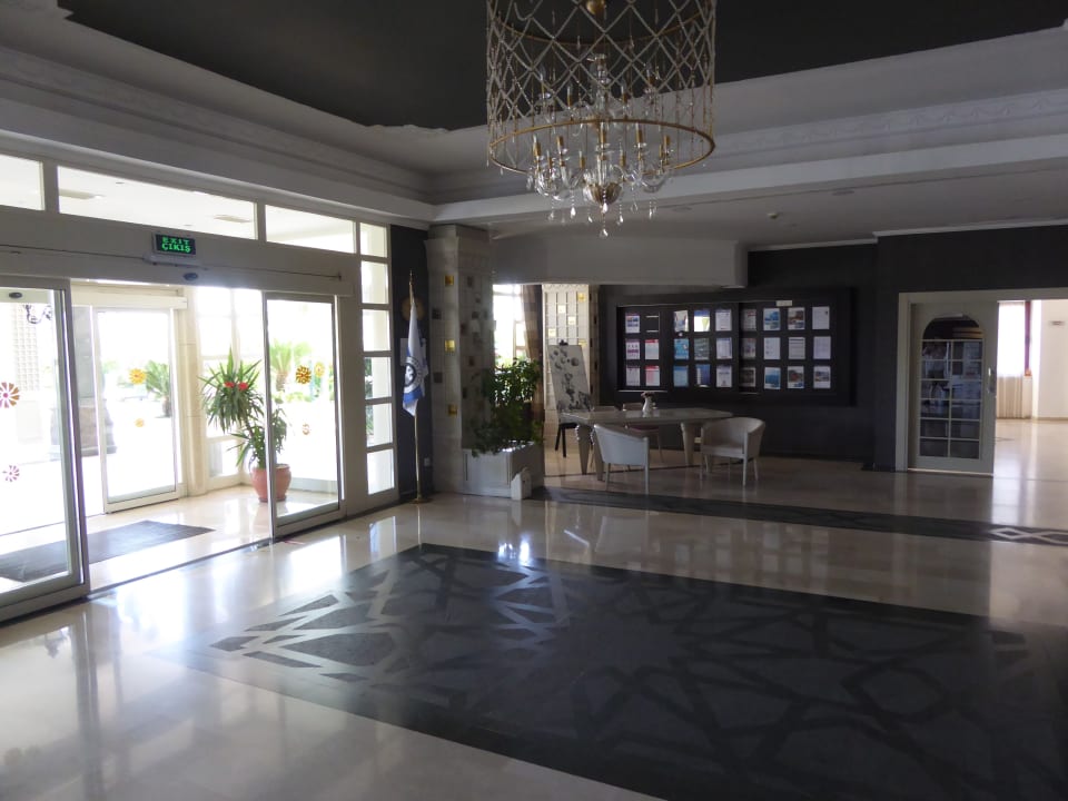 Lobby Bella Resort & Spa