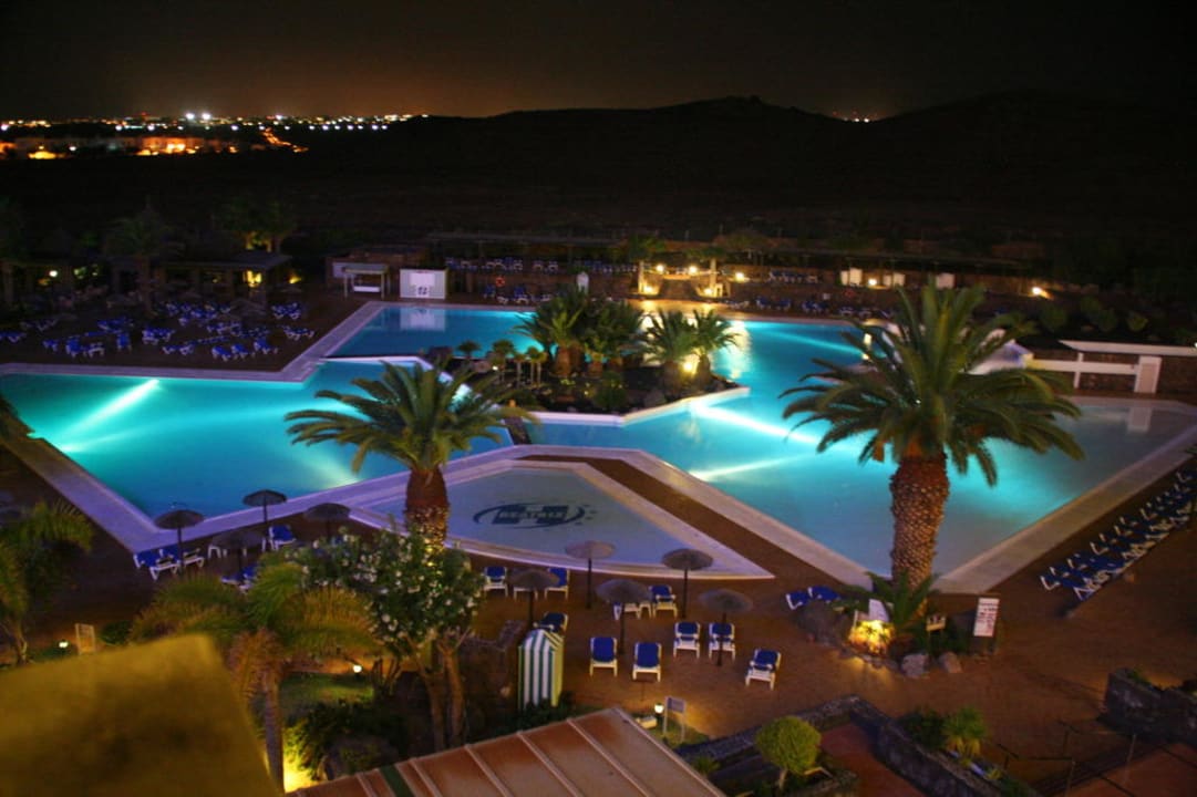 Poolanlage Beatriz Costa & Spa