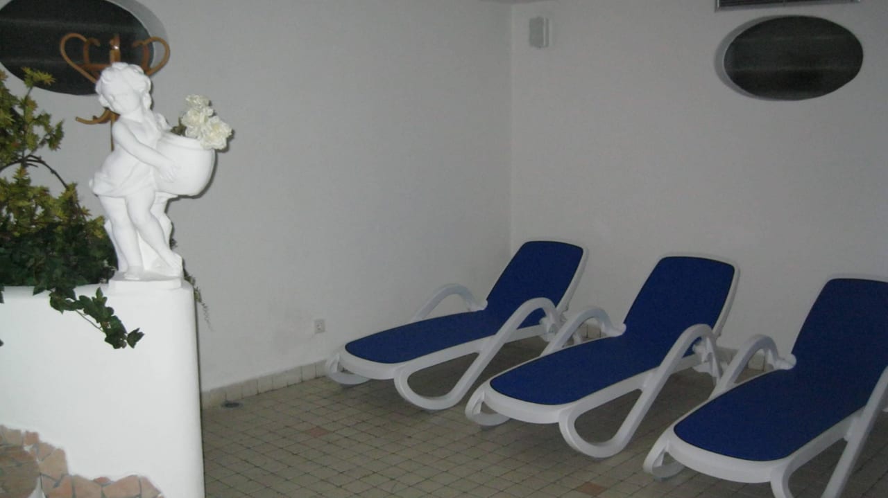 Wellnessanlage Hotel Larch KG