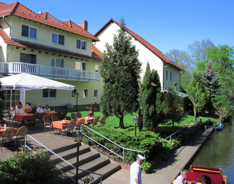 Sommerterrasse mit Bootsanleger Spreewaldhotel Stephanshof