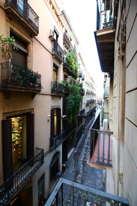 Widok z naszego balkonu Hostal Fina