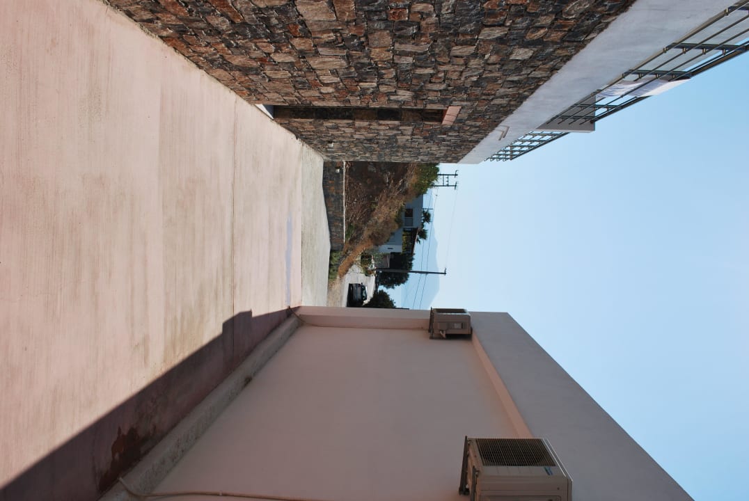 Zaraz po wyjściu z pokoju. Ariadne Beach Hotel